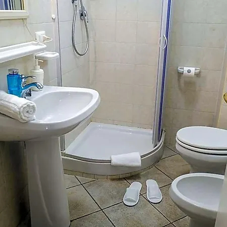 Oda ve Kahvaltı Re Monti