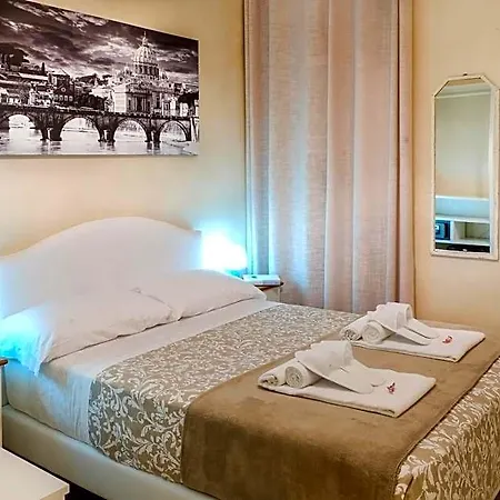 Re Monti Oda ve Kahvaltı 4*