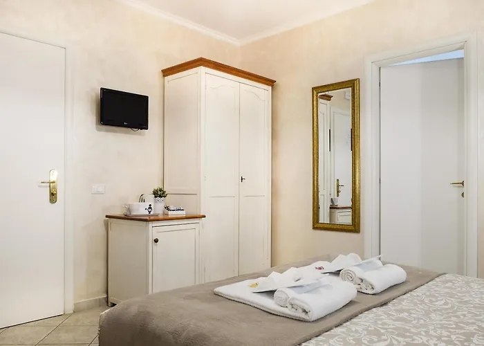 Re Monti לינה וארוחת בוקר 4*